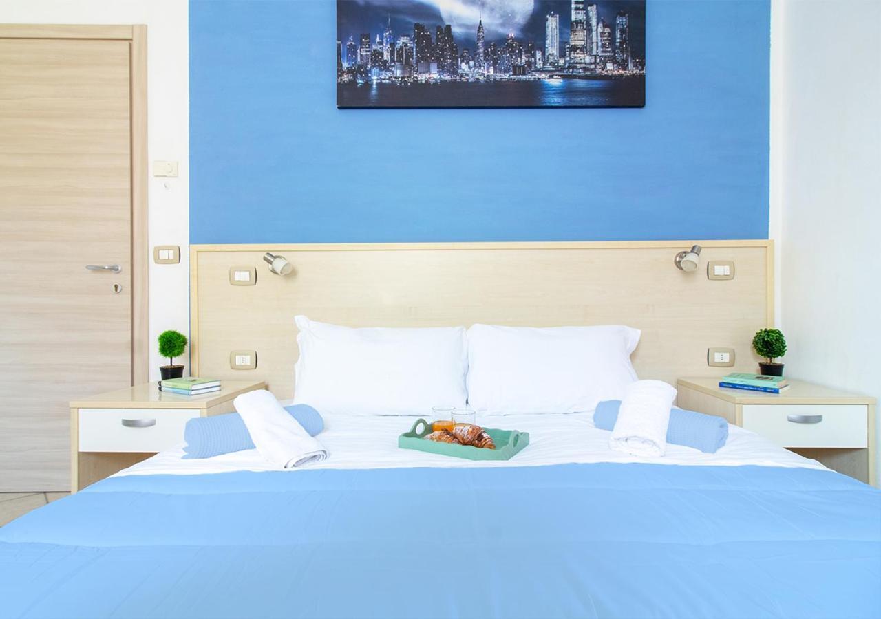 Athena Rooms - Parcheggio Privato Bologna Bagian luar foto