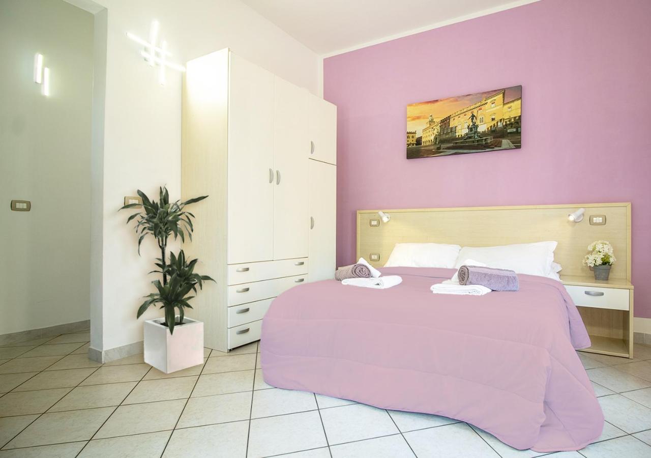 Athena Rooms - Parcheggio Privato Bologna Bagian luar foto