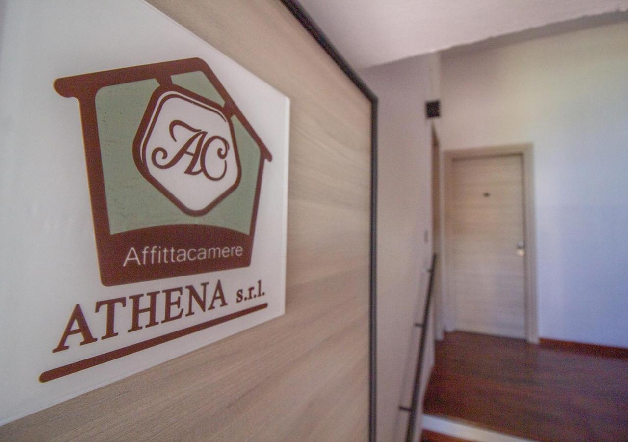 Athena Rooms - Parcheggio Privato Bologna Bagian luar foto