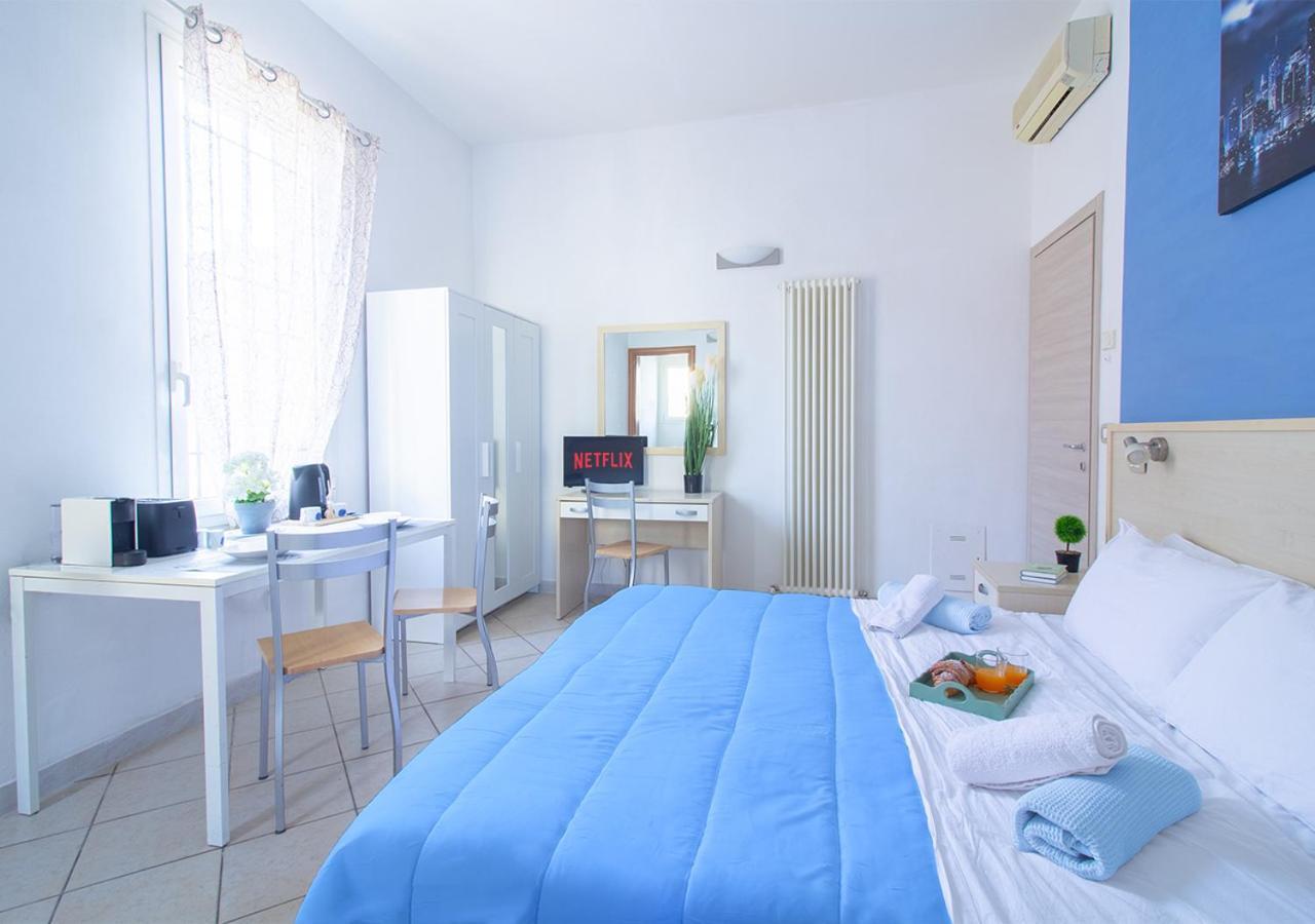 Athena Rooms - Parcheggio Privato Bologna Bagian luar foto