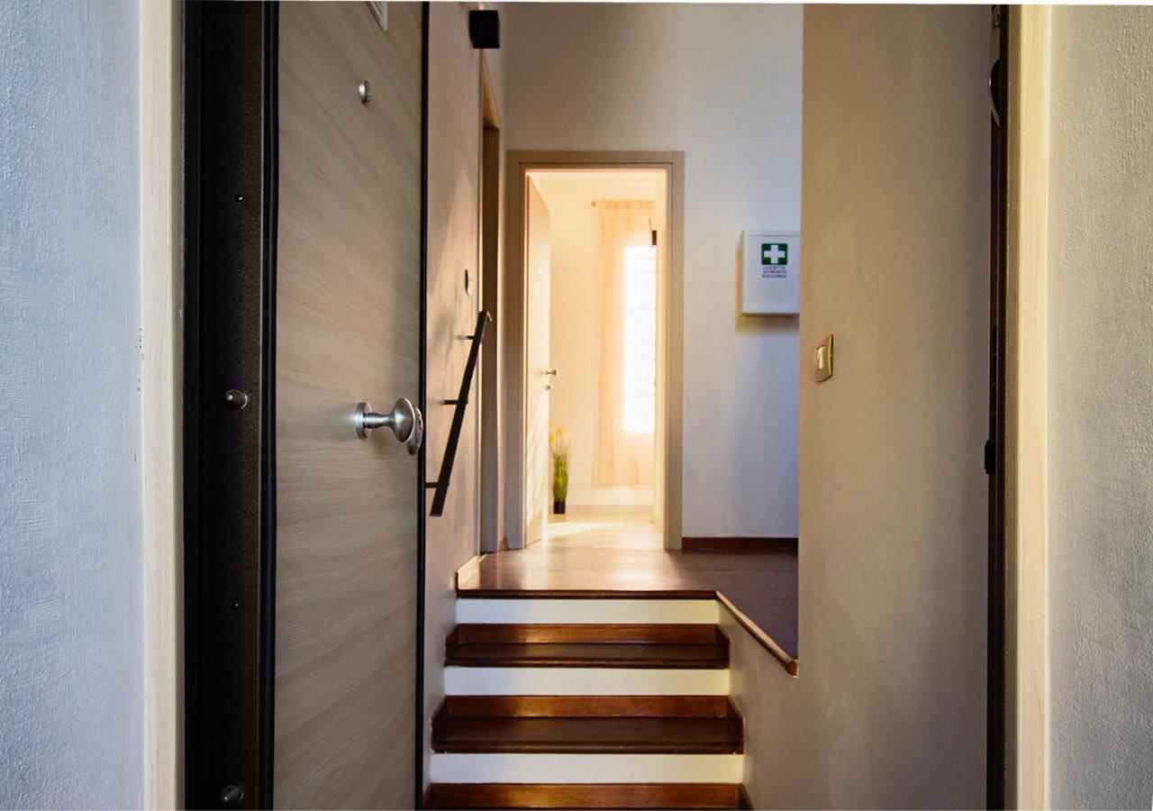 Athena Rooms - Parcheggio Privato Bologna Bagian luar foto