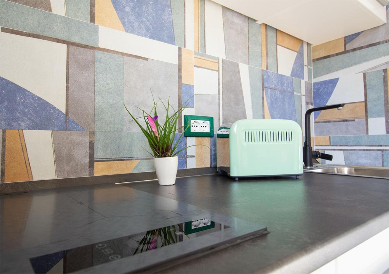 Athena Rooms - Parcheggio Privato Bologna Bagian luar foto