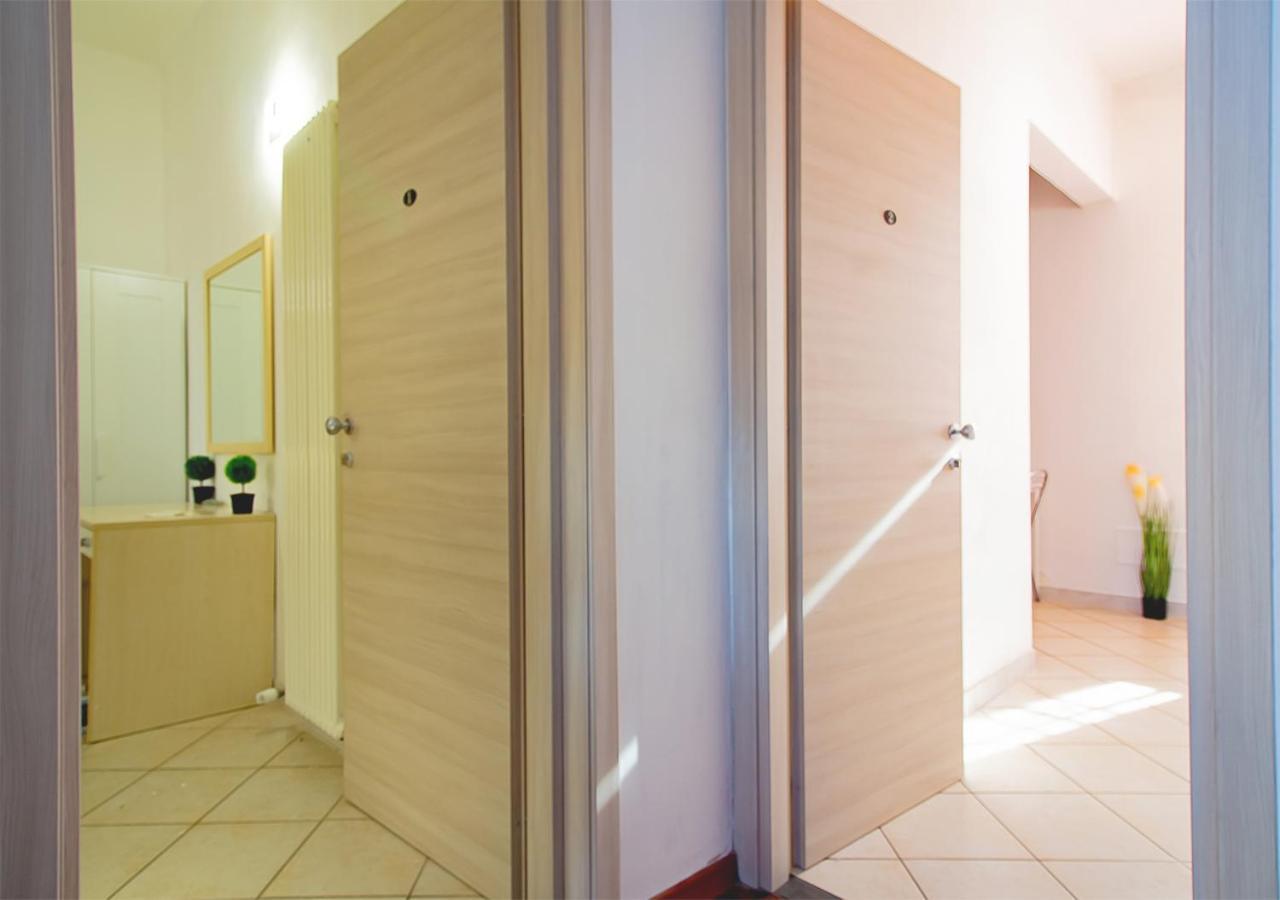Athena Rooms - Parcheggio Privato Bologna Bagian luar foto