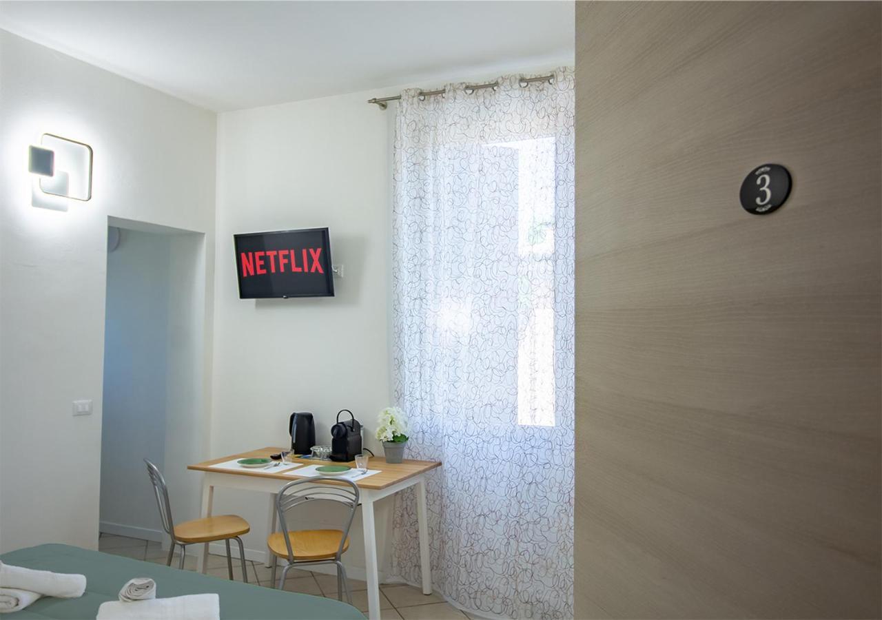 Athena Rooms - Parcheggio Privato Bologna Bagian luar foto